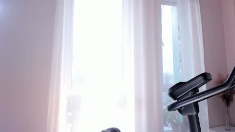 Amelia online show from December 2025 08:21:01 AM