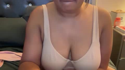 onlyinurdreams00 online show from January 2026 05:56:01 AM