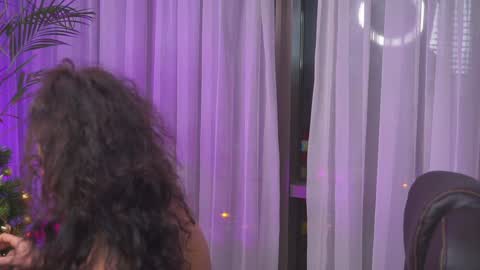 Nicolle online show from December 2024 02:37:01 PM
