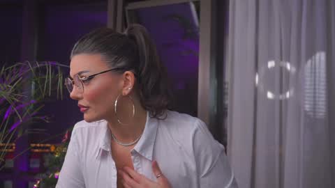 Nicolle online show from December 2024 03:43:02 PM