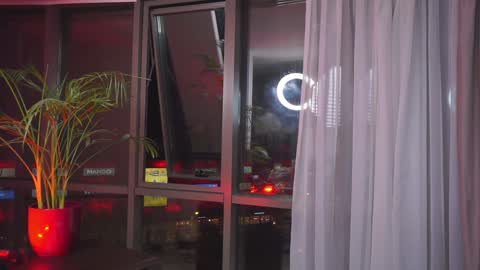 Nicolle online show from January 2025 06:13:02 PM