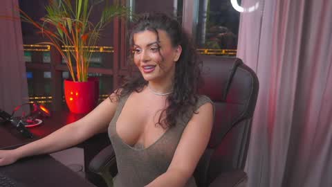 Nicolle online show from January 2025 03:28:02 PM