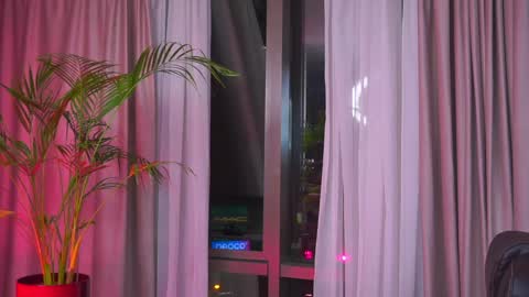 Nicolle online show from January 2025 10:52:02 PM