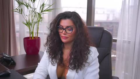 Nicolle online show from March 2025 10:02:01 AM