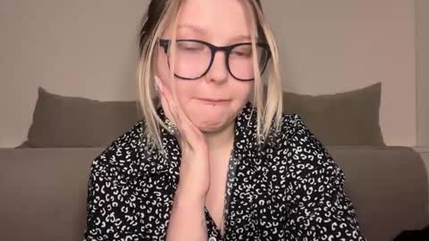 Ophelia online show from March 2026 09:33:01 PM