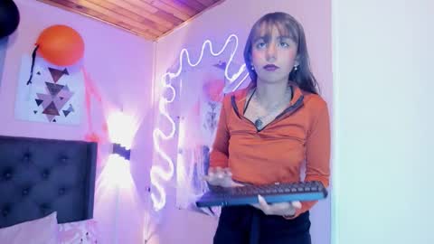 ophelune online show from October 2025 01:07:02 PM