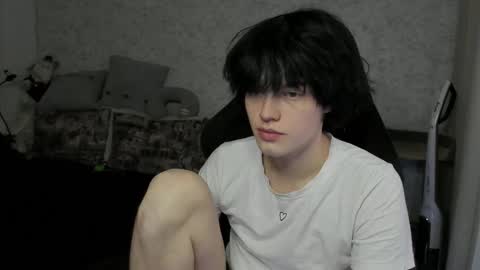 Bella and John online show from December 2025 08:19:02 AM