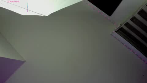 Miss Guzman  online show from December 2025 11:02:01 PM