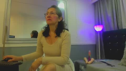 Oriana  online show from February 2026 11:19:02 AM