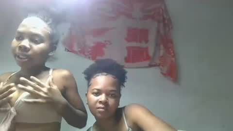 ornellahhh online show from October 2025 10:19:01 PM