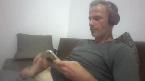 orwel09 online show from April 2026 07:06:01 PM