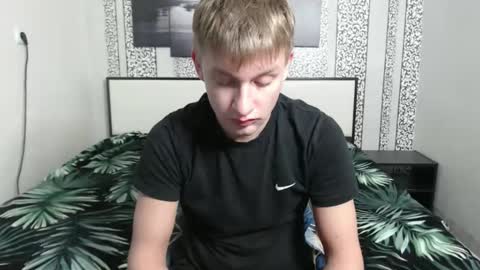 Snapshot of oscar_bell chatting on October 2025 09:04:02 PM Oscar online show from October 2025 09:04:02 PM