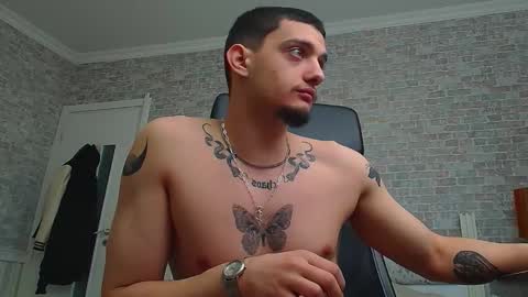 OscarGriffin online show from February 2025 07:03:01 AM