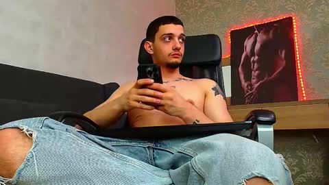 OscarGriffin online show from February 2025 01:21:02 PM