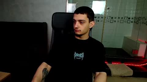 OscarGriffin online show from February 2025 05:45:01 AM
