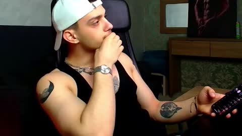 OscarGriffin online show from March 2025 03:05:02 PM
