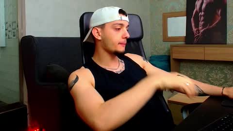 OscarGriffin online show from March 2025 06:18:02 AM