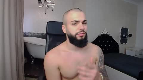 OscarWills online show from May 2026 05:13:01 AM