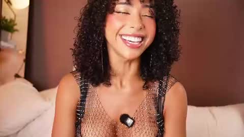 Snapshot of oshun_25 chatting on July 2026 12:22:02 PM Oshun online show from July 2026 12:22:02 PM