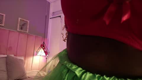 Snapshot of oshunnn chatting on December 2024 11:34:02 AM Oshun online show from December 2024 11:34:02 AM