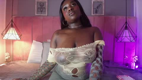 Snapshot of oshunnn chatting on January 2025 02:31:02 PM Oshun online show from January 2025 02:31:02 PM