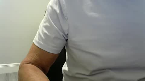 Snapshot of ossibottom chatting on October 2025 10:19:01 PM Ossi online show from October 2025 10:19:01 PM