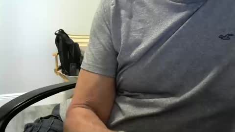 Snapshot of ossibottom chatting on October 2025 09:37:01 PM Ossi online show from October 2025 09:37:01 PM