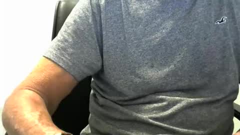 Snapshot of ossibottom chatting on October 2025 09:00:02 PM Ossi online show from October 2025 09:00:02 PM