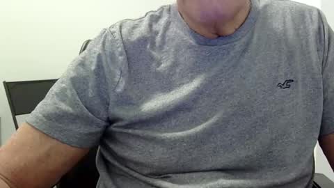 Ossi online show from April 2026 07:18:02 PM