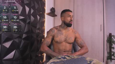 Ostin Daniels online show from October 2025 08:52:02 PM