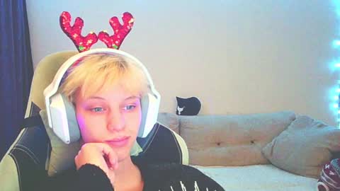 Ostin online show from December 2024 01:17:01 PM
