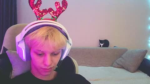 Ostin online show from December 2024 12:40:02 PM