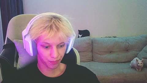Ostin online show from December 2024 05:53:02 PM