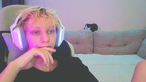 Ostin online show from December 2024 02:21:01 PM