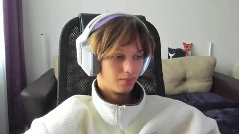 Snapshot of ostin_meoww chatting on September 2025 05:23:01 AM Ostin online show from September 2025 05:23:01 AM