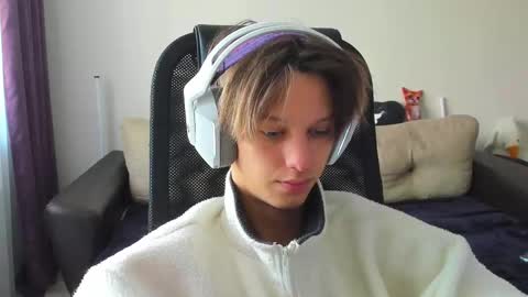 Snapshot of ostin_meoww chatting on October 2025 08:22:01 AM Ostin online show from October 2025 08:22:01 AM