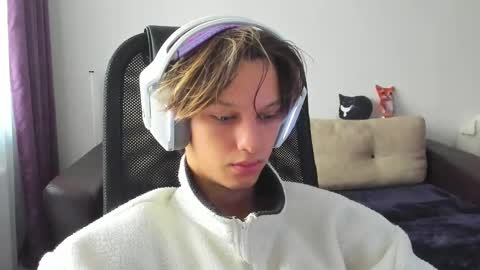 Snapshot of ostin_meoww chatting on October 2025 03:26:01 AM Ostin online show from October 2025 03:26:01 AM