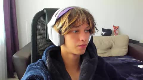 Snapshot of ostin_meoww chatting on October 2025 07:41:01 AM Ostin online show from October 2025 07:41:01 AM