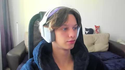 Snapshot of ostin_meoww chatting on October 2025 09:12:01 AM Ostin online show from October 2025 09:12:01 AM