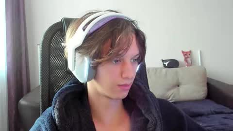 Snapshot of ostin_meoww chatting on October 2025 10:45:01 AM Ostin online show from October 2025 10:45:01 AM