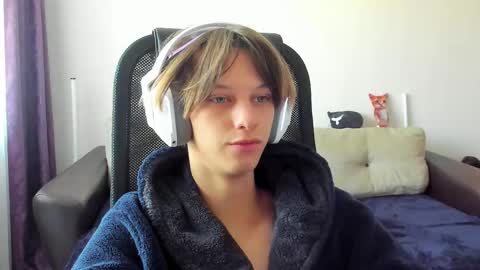 Snapshot of ostin_meoww chatting on October 2025 06:30:01 AM Ostin online show from October 2025 06:30:01 AM