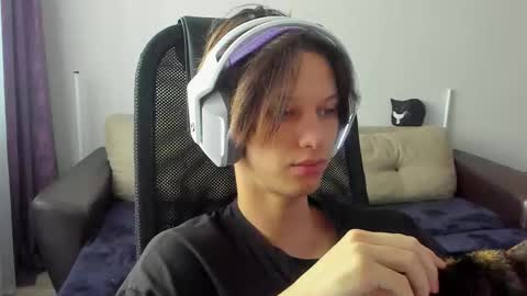 Snapshot of ostin_meoww chatting on November 2025 06:34:02 AM Ostin online show from November 2025 06:34:02 AM