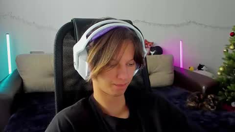 Ostin online show from December 2025 05:58:02 AM