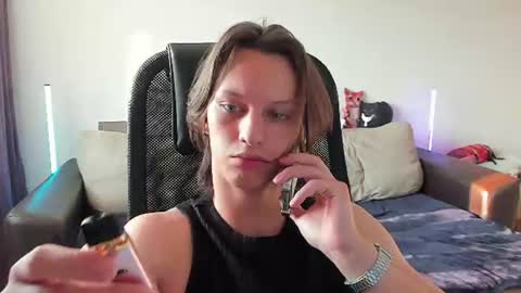 Snapshot of ostin_meoww chatting on June 2026 01:02:02 PM Ostin online show from June 2026 01:02:02 PM