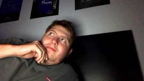 outflayd online show from November 2025 02:01:01 AM