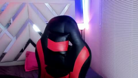owen blaze online show from June 2026 03:19:02 AM