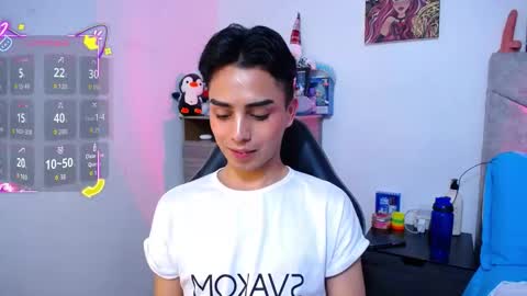 Owen  Independent model  online show from December 2025 12:11:02 PM