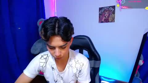 Snapshot of owenblue__ chatting on June 2026 07:42:02 AM Owen Independent model online show from June 2026 07:42:02 AM