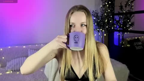 Oxy Foxie online show from April 2026 02:15:01 PM