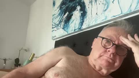 Snapshot of ozhairybearxxxx chatting on January 2025 12:43:02 AM ozhairybearxxxx online show from January 2025 12:43:02 AM